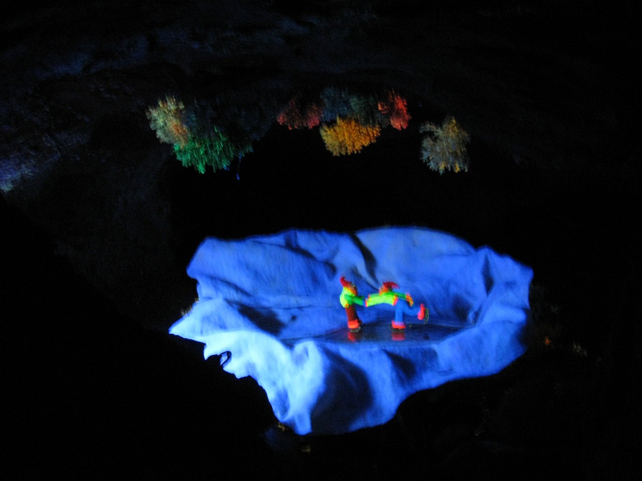 Vacation 2007-12 - Rock City 0283.jpg - Rock City outside of Chattanooga Tennessee has been a tourist attraction since 1932. I remembered seeing barn roofs painted with "See Rock City" and wanted to pay a visit to its home on Lookout Mountain. Christmas Vacation 2007-08.